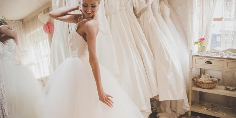 5 Factors to Consider While Buying Mother of the Bride Dresses