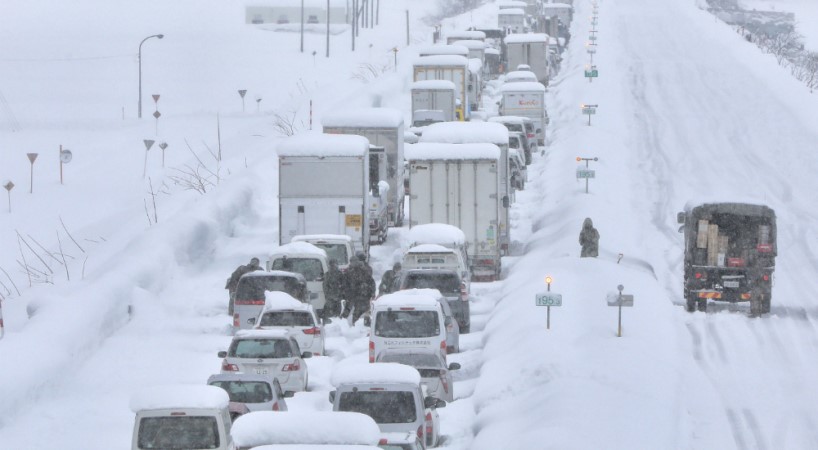 Bad Weather Hits Northwest US, Record Snowfall in California