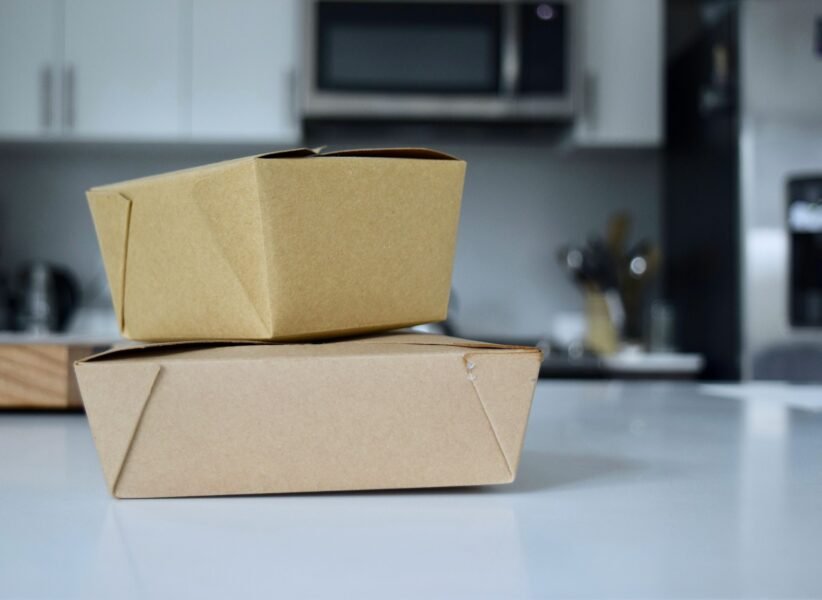 Five material to make bakery shipping boxes